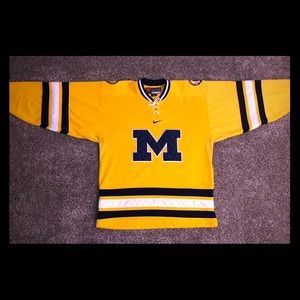 Nike U of M Hockey Jersey